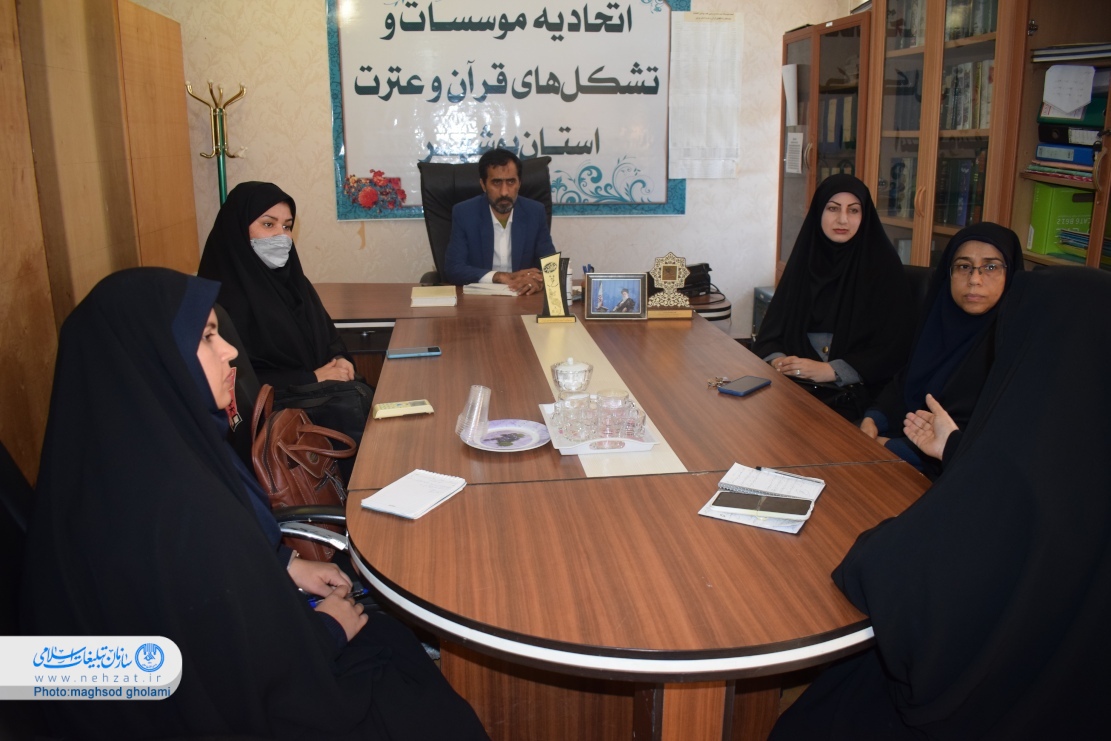بانوان قرآنی با تأسی از حضرت زینب (سلامالله علیها) به جهاد تبیین بپردازند
