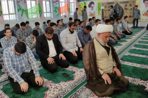 تأکید بر نقش آموزههای دینی در موفقیت جوانان در دبیرستان امام حسین(ع) ملاثانی