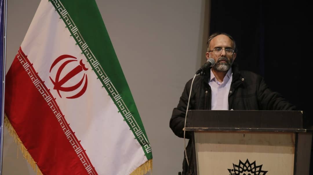 تاکید مقام معظم رهبری بر ترویج آثار هنری ارزشی و انقلابی تاکید مقام معظم رهبری بر ترویج آثار هنری ارزشی و انقلابی