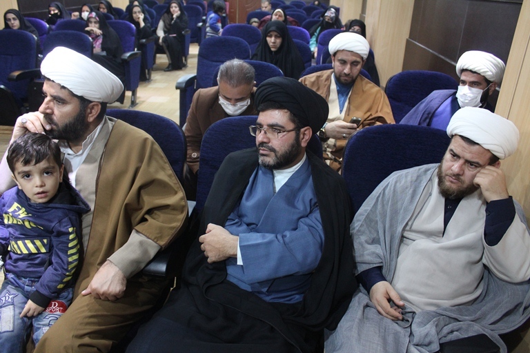 نگاه اسلام و الگوی اسلامی به عنوان الگوی سوم از زن مسلمان یک الگوی مترقی و پیشتاز است نگاه اسلام و الگوی اسلامی به عنوان الگوی سوم از زن مسلمان یک الگوی مترقی و پیشتاز است