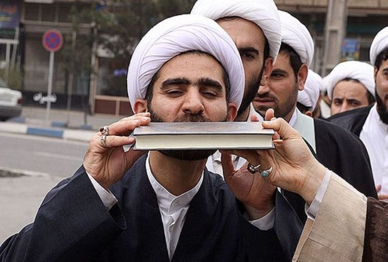 اعزام ۱۰۰ مبلغ به استان ایلام به مناسبت فرارسیدن ماه مبارک رمضان اعزام ۱۰۰ مبلغ به استان ایلام به مناسبت فرارسیدن ماه مبارک رمضان