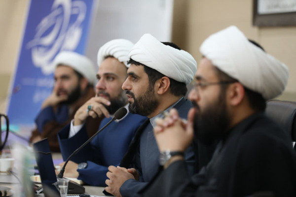 سومین نشست طرح ملی «مدار» (مدارس آینده در مدار انقلاب اسلامی) با حضور مدیران مدارس منتخب شمال و غرب استان کرمان برگزار شد.