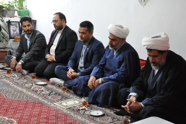 تکریم خانواده شهید طلبه شهید علیرضا ولی زاده