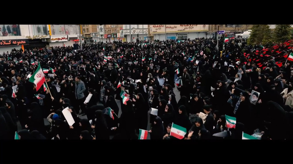 ایران کشور عاشقان است نه عاقلان...