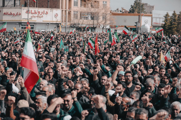 بکشید مارا ملت ما بیدار تر میشود...