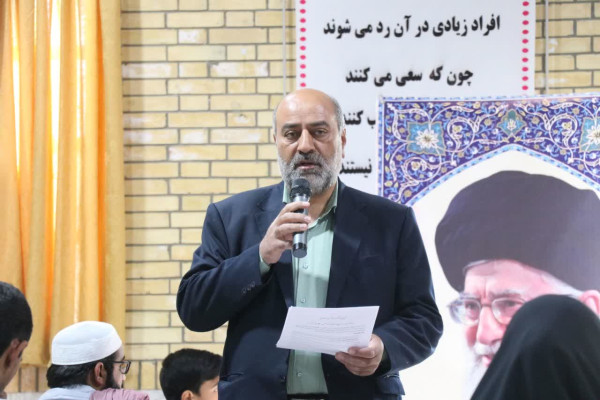 بیست و یکمین دوره آزمون ارزیابی و اعطای مدرک تخصصی به حافظان قرآن کریم در هفت منطقه از استان کرمان برگزار شد.