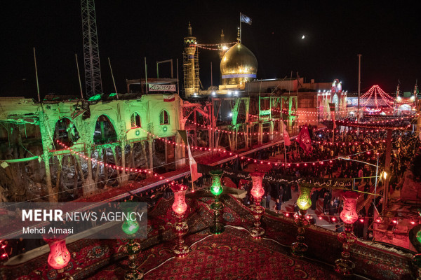 اهتزاز پرچم «یا لثارات الحسین» بر فراز حسینیه اعظم زنجان