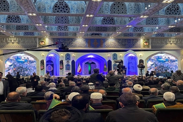 حضور پیرغلامان استان در اجلاس تجلیل از پیرغلامان و خادمان حسینی (ع)